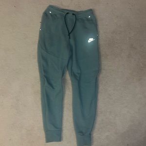 Nike tech pants men’s small